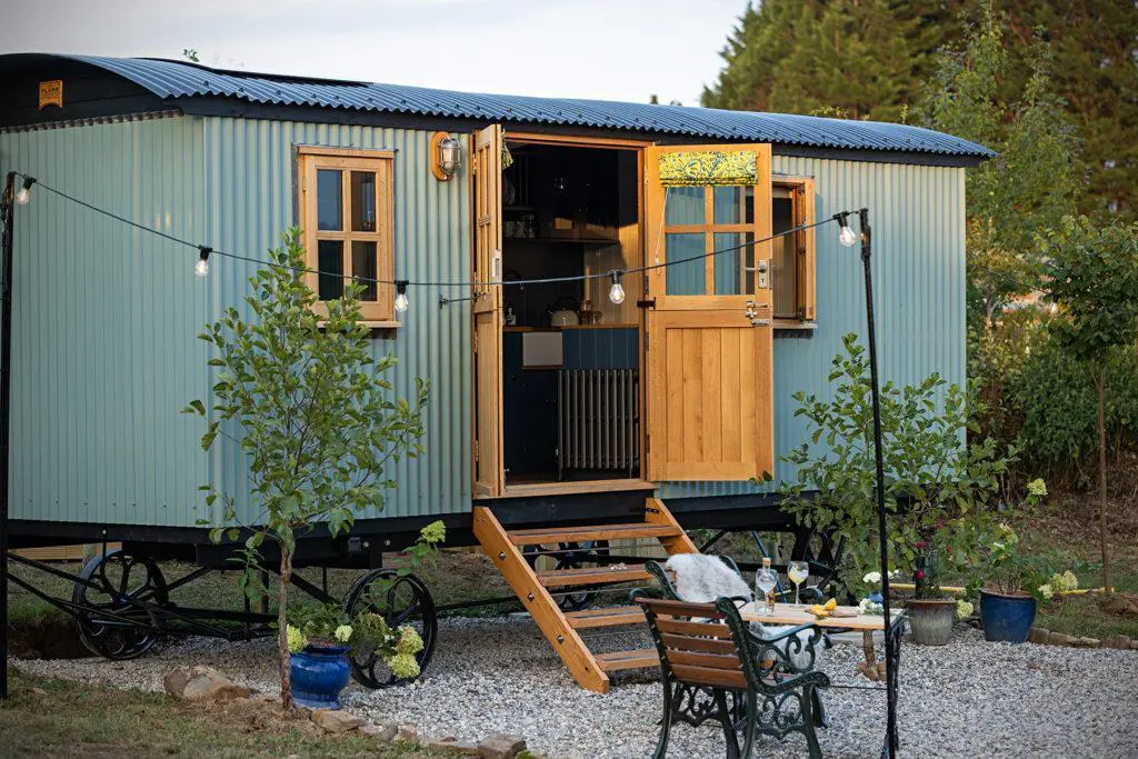 Plankbridge Cabin shepherd's hut
