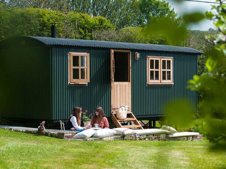 Plankbridge Lodge shepherd's hut